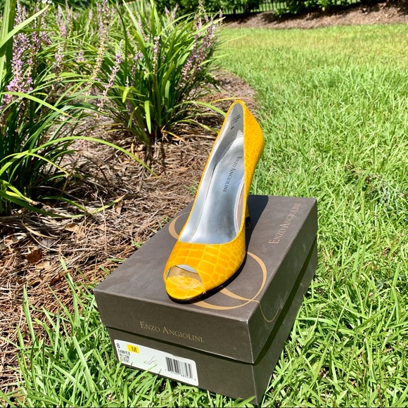 Yellow High Heels - Picture 2 of 3